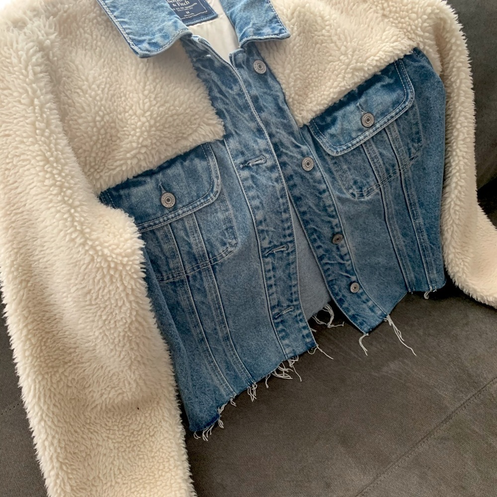 A&F jean/sherpa jacket